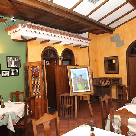 فندق Fonda De La Tea 3*