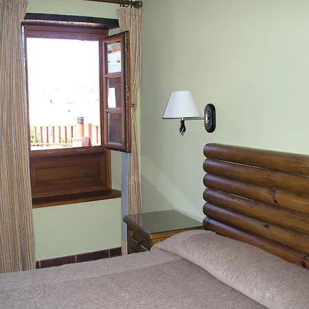 فندق Fonda De La Tea 3*